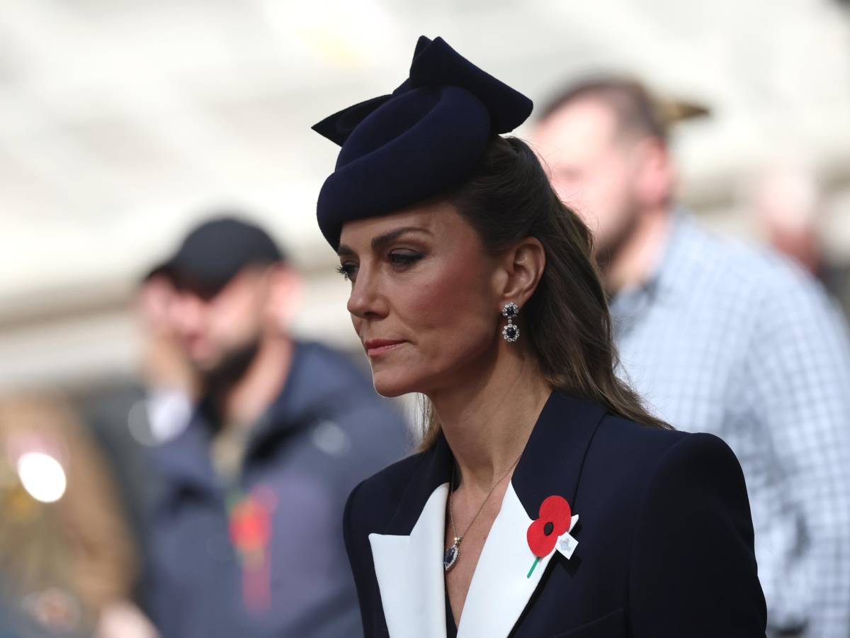 no non vogliamo che la tua faccia appaia in video lo schiaffo di kate middleton all ex principe andrea da Ilgiornale.it no non vogliamo che la tua faccia appaia in video lo schiaffo di kate middleton all ex principe andrea