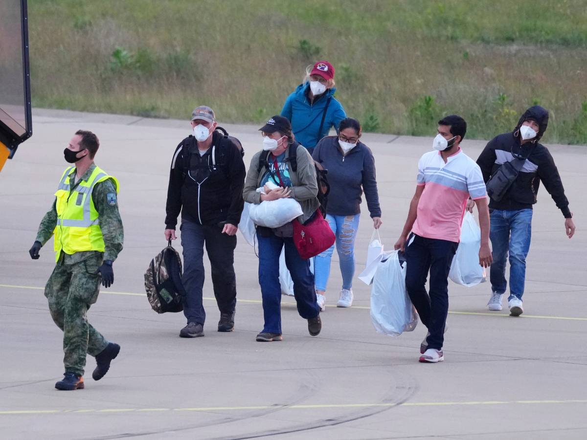 hantavirus positivo un americano a bordo della nave da crociera grave una francese un agente muore per un infarto da Ilgiornale.it hantavirus positivo un americano a bordo della nave da crociera grave una francese un agente muore per un infarto