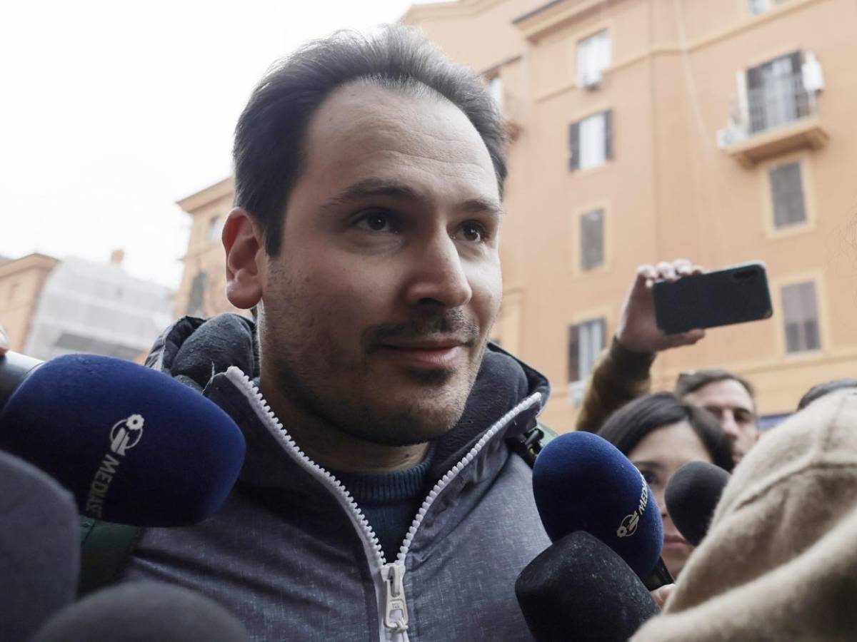 bella stronza il video nella penna ecco l audio del soliloquio in auto che inguaia sempio da Ilgiornale.it bella stronza il video nella penna ecco l audio del soliloquio in auto che inguaia sempio
