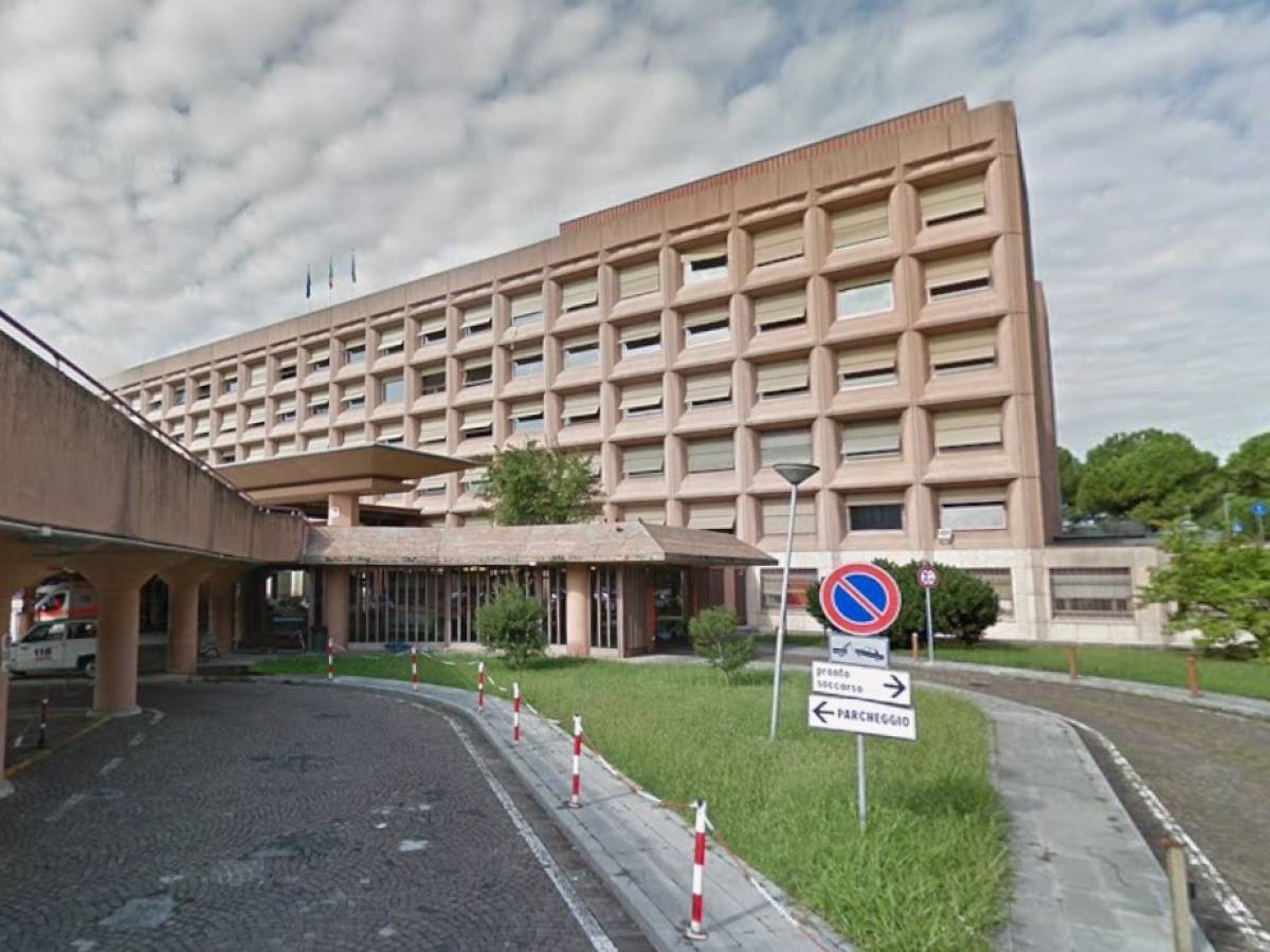 morto dopo 10 giorni di coma lo studente di monopoli precipitato da un balcone durante la gita scolastica da Ilgiornale.it morto dopo 10 giorni di coma lo studente di monopoli precipitato da un balcone durante la gita scolastica