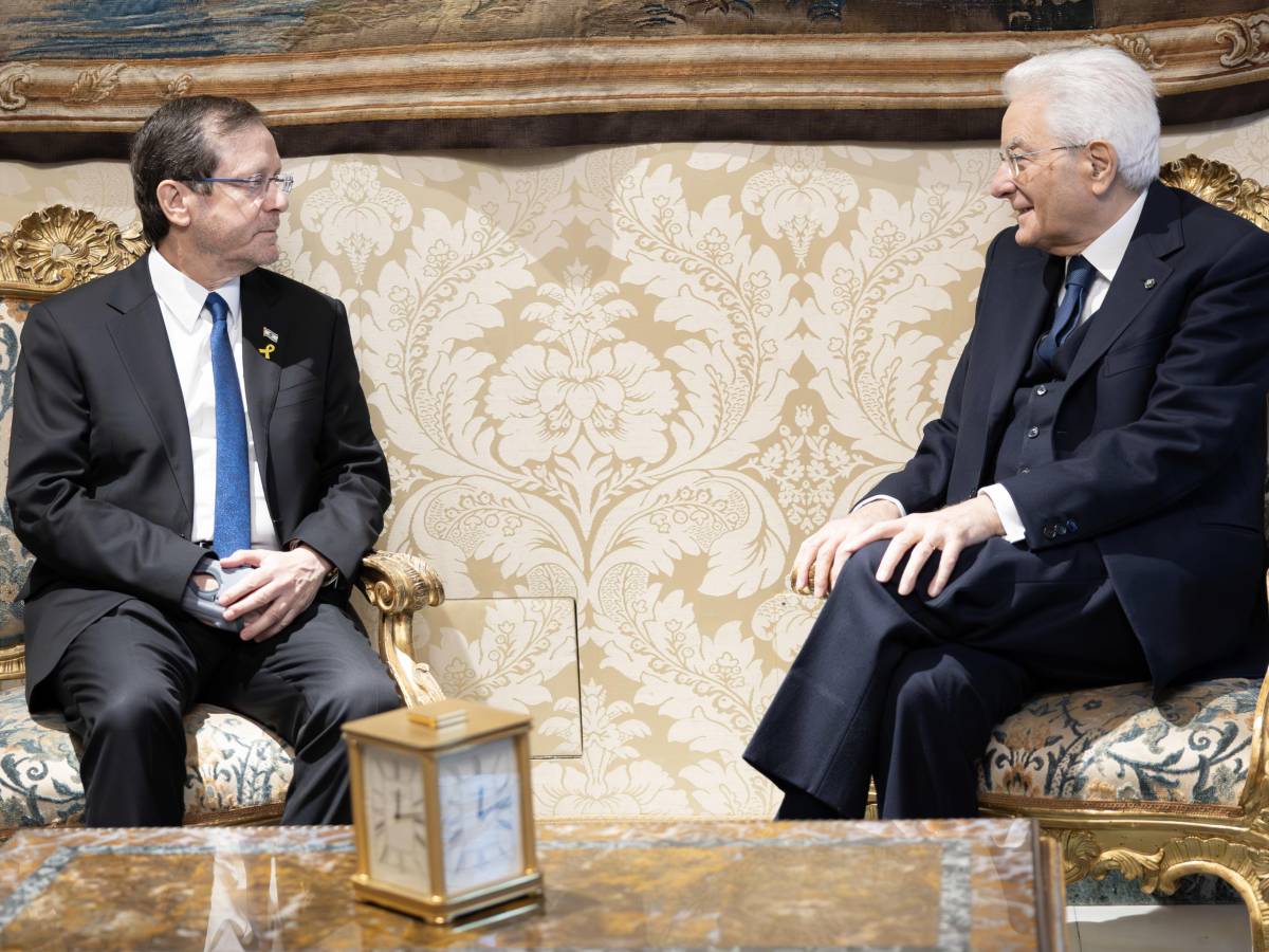 mattarella chiama herzog inaccettabili gli attacchi a unifil crosetto avviciniamo 2 cacciamine a hormuz ma aspettiamo la pace da Ilgiornale.it mattarella chiama herzog inaccettabili gli attacchi a unifil crosetto avviciniamo 2 cacciamine a hormuz ma aspettiamo la pace