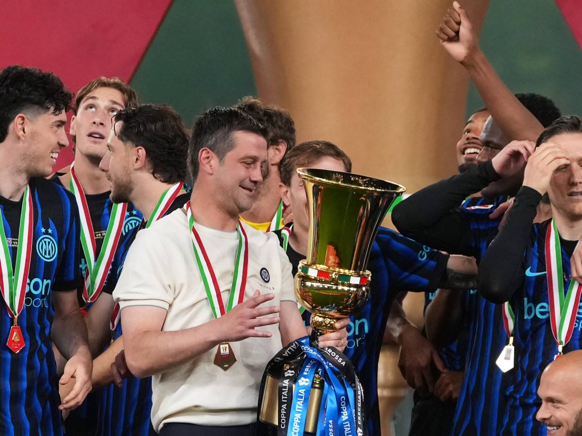 inter la festa scudetto tra sfilata saluti e corsa al gol da Ilgiornale.it inter la festa scudetto tra sfilata saluti e corsa al gol