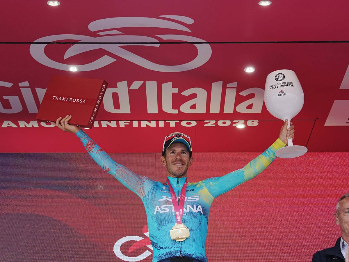 la prima volta di ballerini che resta in piedi nonostante la pioggia da Ilgiornale.it la prima volta di ballerini che resta in piedi nonostante la pioggia
