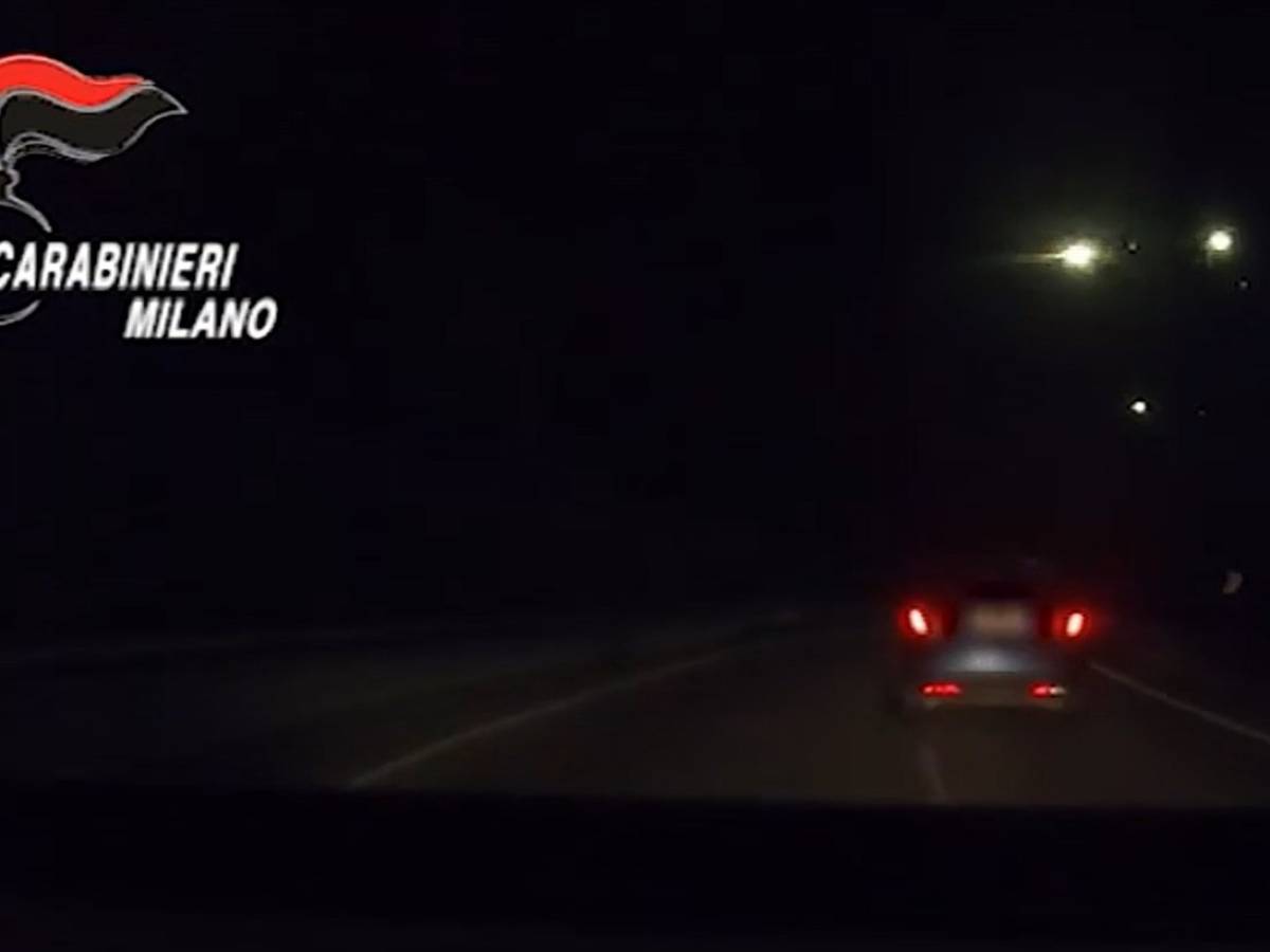 bruciano l8217alt dei carabinieri e fuggono contromano presi due marocchini da Ilgiornale.it bruciano l8217alt dei carabinieri e fuggono contromano presi due marocchini