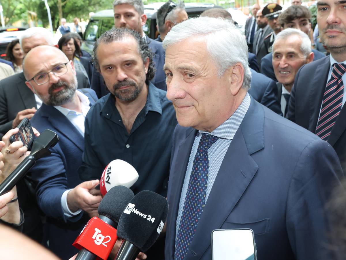 tajani getta acqua sul fuoco ora niente polemiche da Ilgiornale.it tajani getta acqua sul fuoco ora niente polemiche