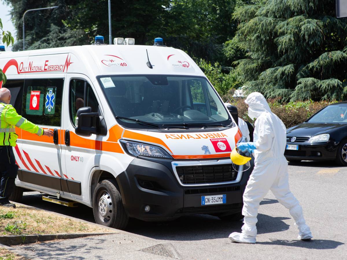 a milano ricoverate due persone rientrate dall uganda per sospetto ebola in serata il sospiro di sollievo test negativo da Ilgiornale.it a milano ricoverate due persone rientrate dall uganda per sospetto ebola in serata il sospiro di sollievo test negativo