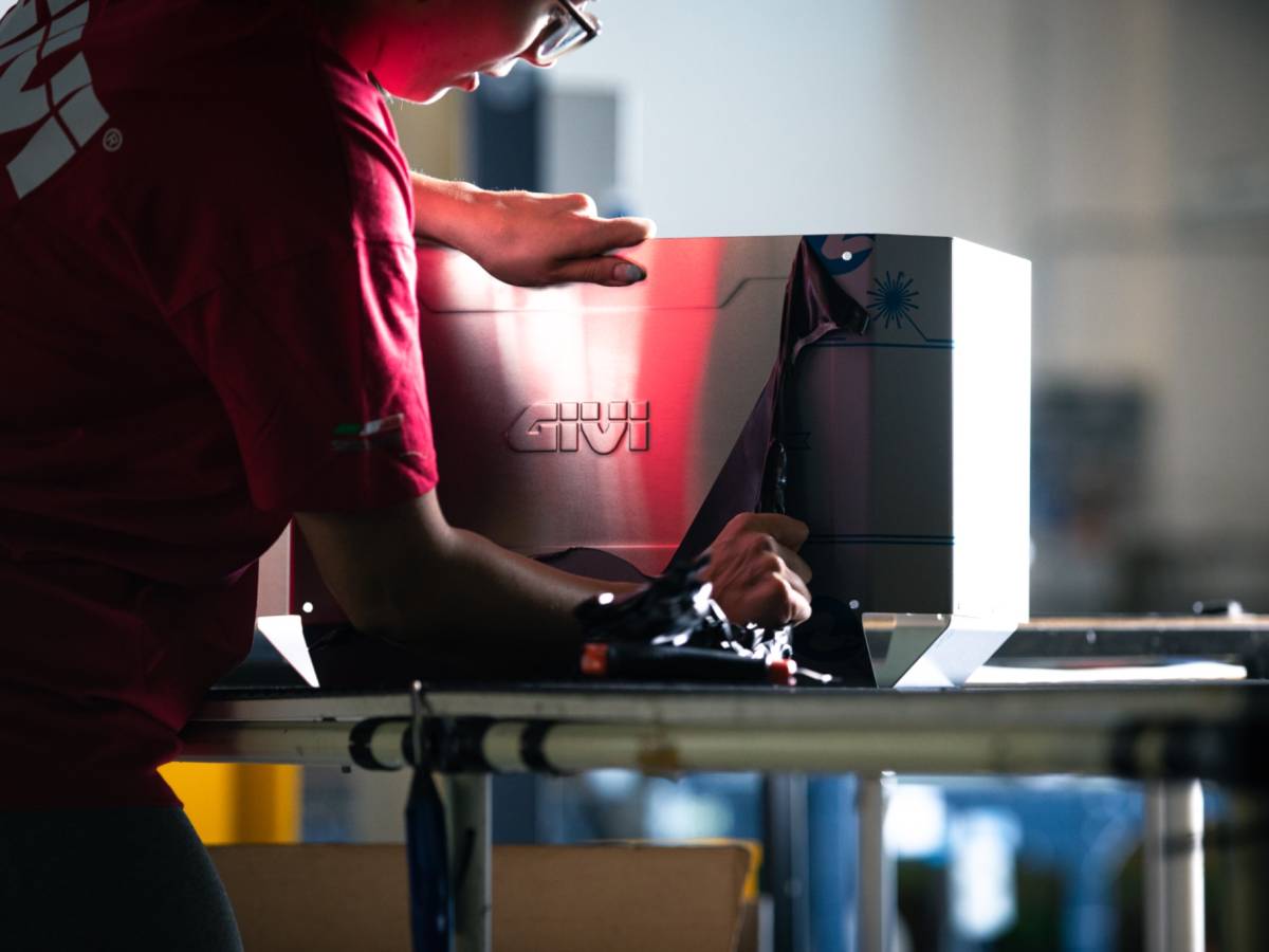 givi lancia xspace la valigia intelligente che cambia forma tra citt224 e grandi viaggi da Ilgiornale.it givi lancia xspace la valigia intelligente che cambia forma tra citt224 e grandi viaggi