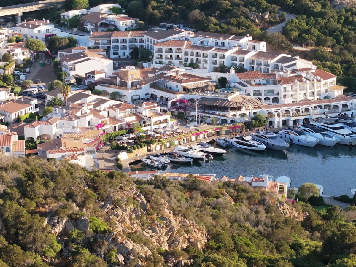 iyo evade da milano e va in costa smeralda da Ilgiornale.it iyo evade da milano e va in costa smeralda