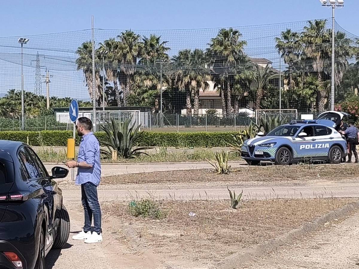 minorenne alla guida fugge da un posto di blocco muore un 16enne altri 4 feriti da Ilgiornale.it minorenne alla guida fugge da un posto di blocco muore un 16enne altri 4 feriti