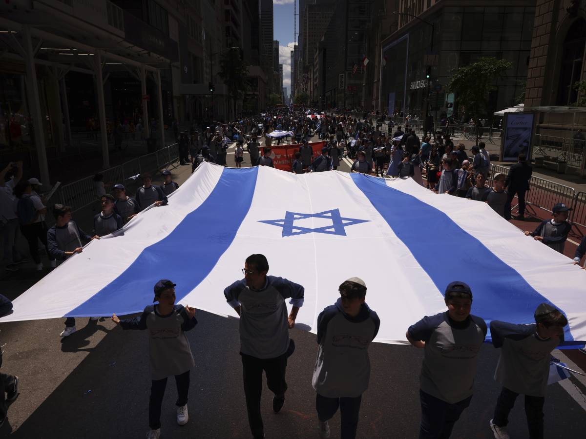 new york invasa dalla israel day parade ma mamdani diserta da Ilgiornale.it new york invasa dalla israel day parade ma mamdani diserta