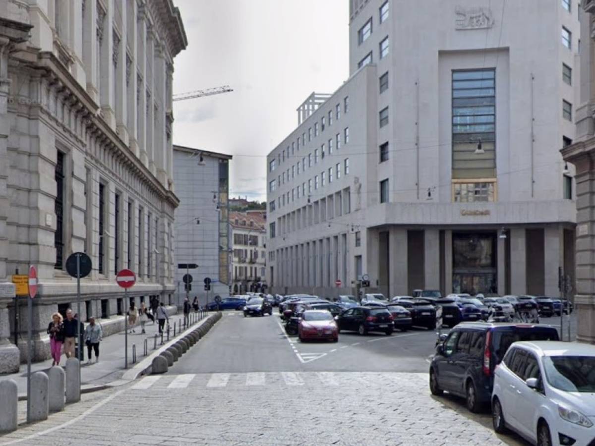Allarme sicurezza a Milano: ragazze accerchiano un