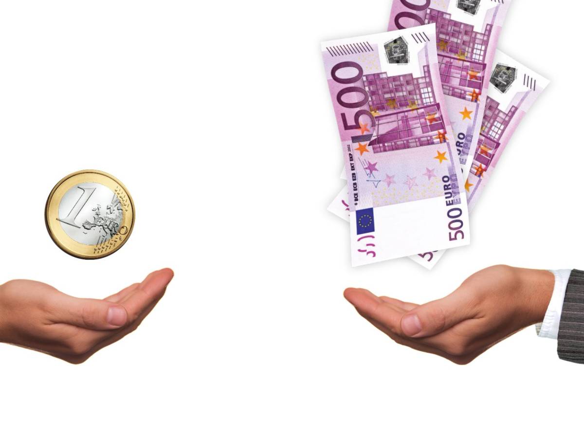 lavorare in svizzera conviene ancora stipendi fino al 200 pi249 alti rispetto all italia ecco le figure pi249 richieste