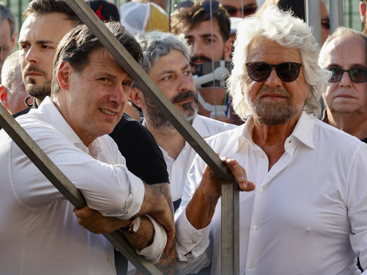 grillo attacca conte sulle rinnovabili in sardegna il campo largo fa la figura dei cialtroni da Ilgiornale.it grillo attacca conte sulle rinnovabili in sardegna il campo largo fa la figura dei cialtroni
