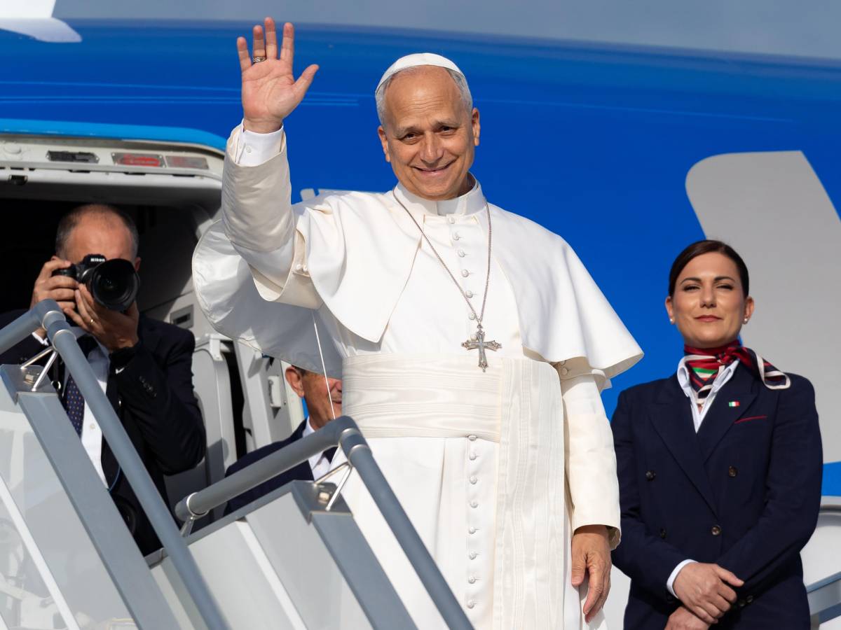 papa leone xiv in spagna al via il viaggio apostolico inaugurer224 la torre di ges249 cristo la pi249 alta della sagrada familia da Ilgiornale.it papa leone xiv in spagna al via il viaggio apostolico inaugurer224 la torre di ges249 cristo la pi249 alta della sagrada familia