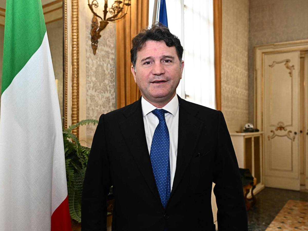 abusi sessuali al senato indagato il senatore azzurro francesco silvestro lui mie parole sbagliate da Ilgiornale.it abusi sessuali al senato indagato il senatore azzurro francesco silvestro lui mie parole sbagliate