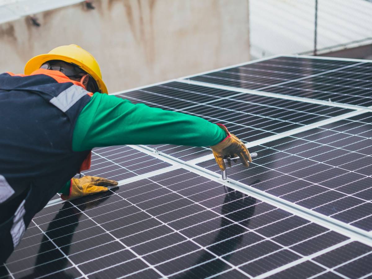 ristrutturazioni dal 3 agosto scatta l8217obbligo delle rinnovabili cosa cambia e per chi da Ilgiornale.it ristrutturazioni dal 3 agosto scatta l8217obbligo delle rinnovabili cosa cambia e per chi