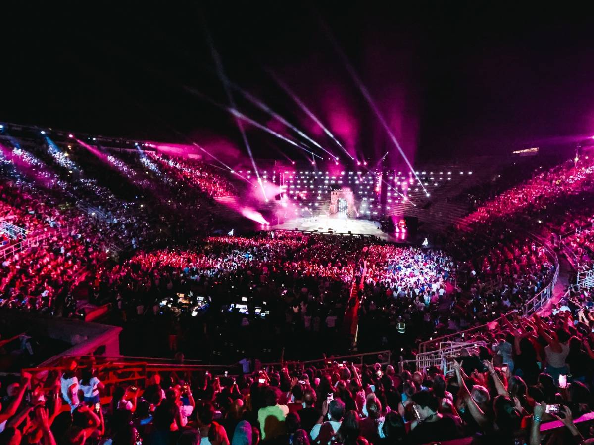 radio zeta future hits live all arena di verona il 2 settembre nasce la nuova musica da Ilgiornale.it radio zeta future hits live all arena di verona il 2 settembre nasce la nuova musica