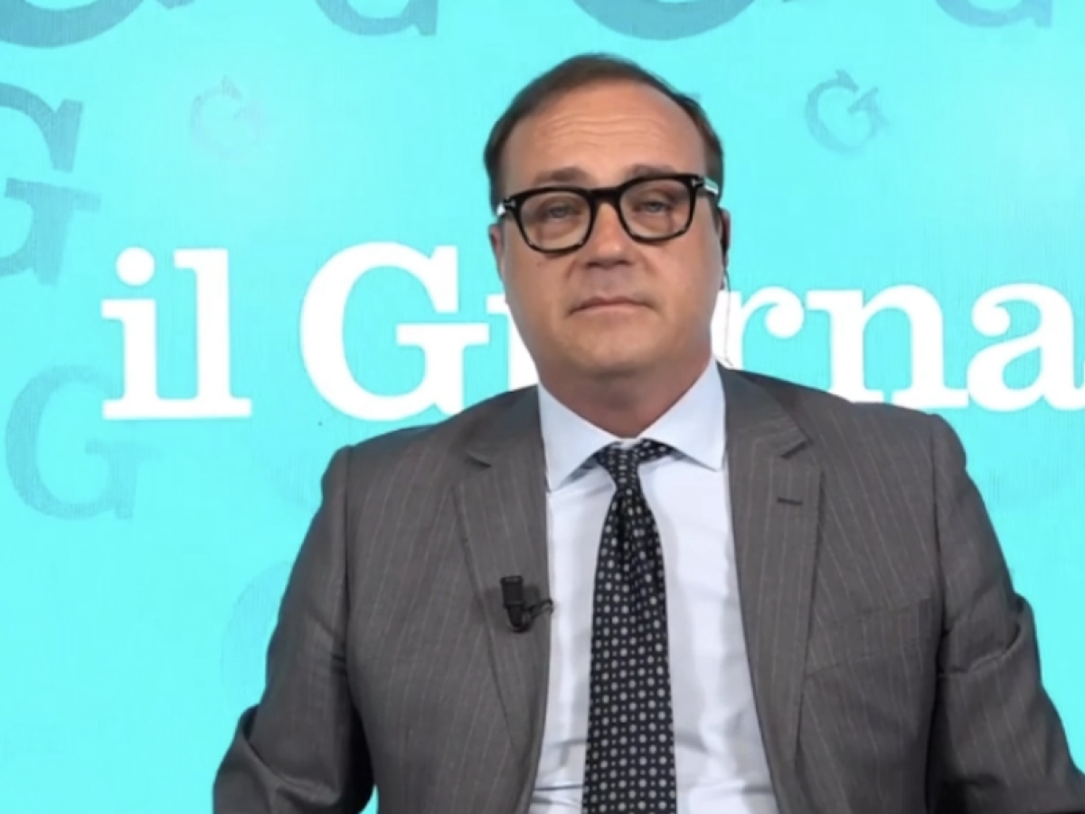 tornate sulla terra8230 il consiglio del direttore cerno alla sinistra che propone i corsi per i taser lgbtq e si indigna per uno striscione da Ilgiornale.it tornate sulla terra8230 il consiglio del direttore cerno alla sinistra che propone i corsi per i taser lgbtq e si indigna per uno striscione