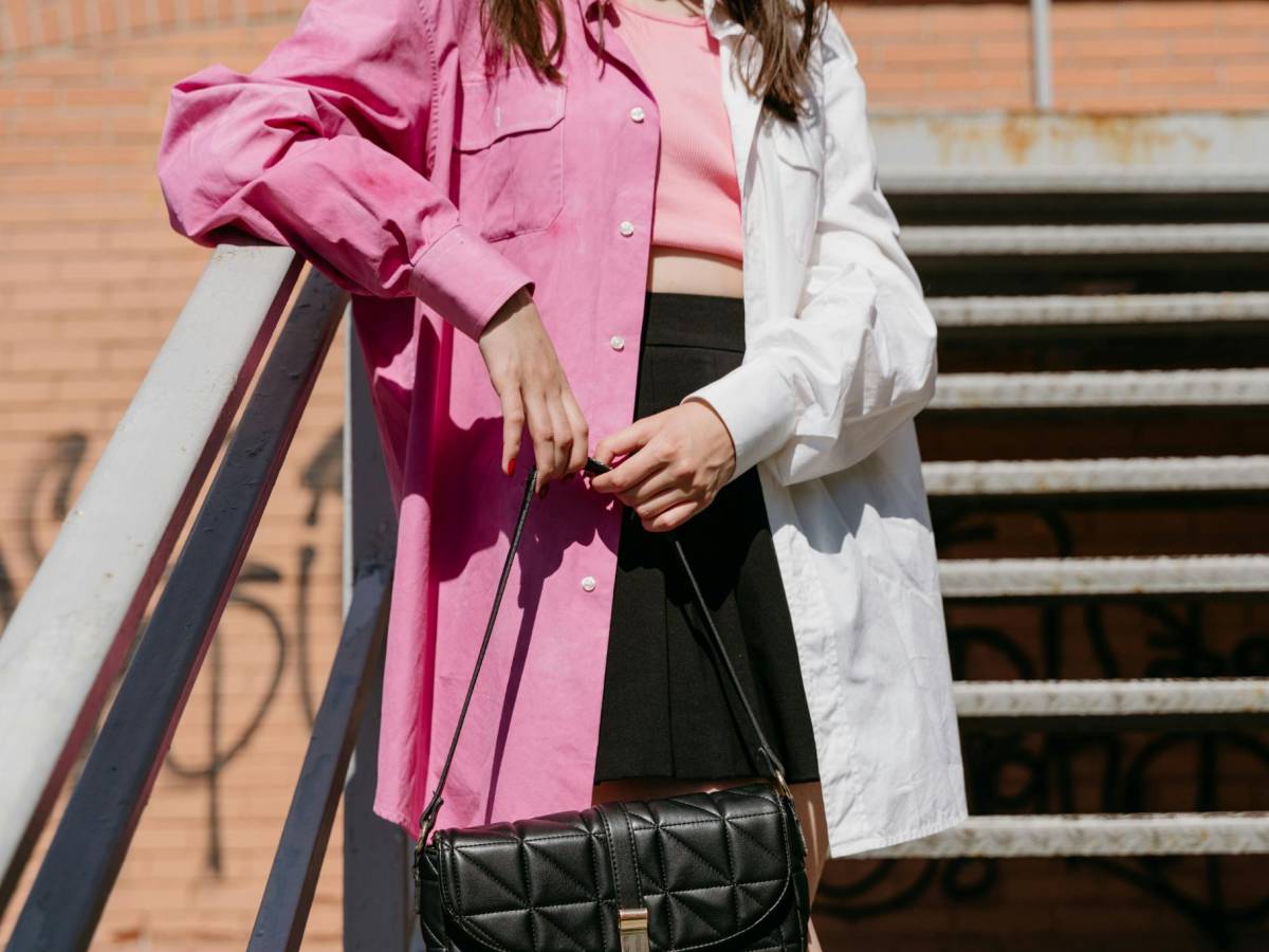 camicia oversize la nuova tendenza per l estate 2026 232 la combo con il top da Ilgiornale.it camicia oversize la nuova tendenza per l estate 2026 232 la combo con il top