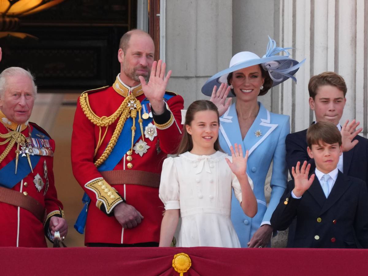 trooping the colour 2026 la royal family unita a dispetto della crisi kate omaggia diana da Ilgiornale.it trooping the colour 2026 la royal family unita a dispetto della crisi kate omaggia diana