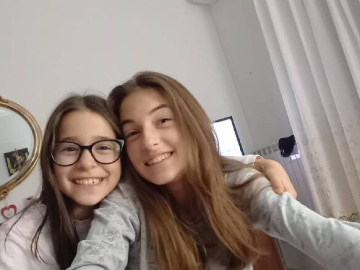 trucchi spariti bigliettini in codice e l ultimo avvistamento in video il giallo delle sorelle scomparse da Ilgiornale.it trucchi spariti bigliettini in codice e l ultimo avvistamento in video il giallo delle sorelle scomparse