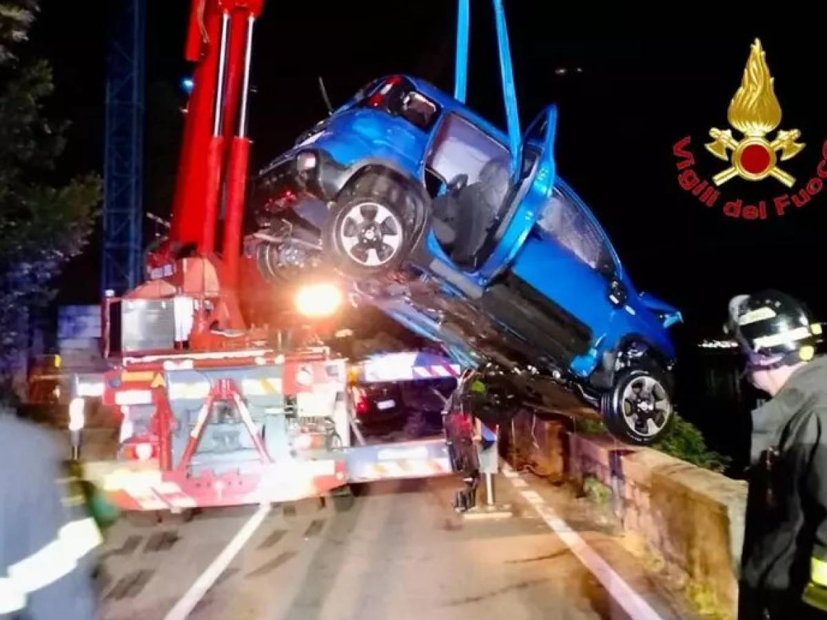 marocchino ubriaco provoca incidente e fugge auto finisce nel lago di como muore 37enne tre feriti da Ilgiornale.it marocchino ubriaco provoca incidente e fugge auto finisce nel lago di como muore 37enne tre feriti