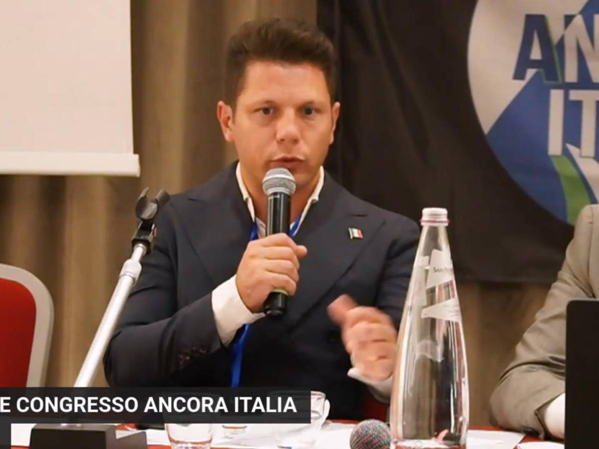 l8217ira di rossi contro il giornale per il suo video virale contro vannacci vi diffido e anche il generale adotta il bavaglio della sinistra da Ilgiornale.it l8217ira di rossi contro il giornale per il suo video virale contro vannacci vi diffido e anche il generale adotta il bavaglio della sinistra