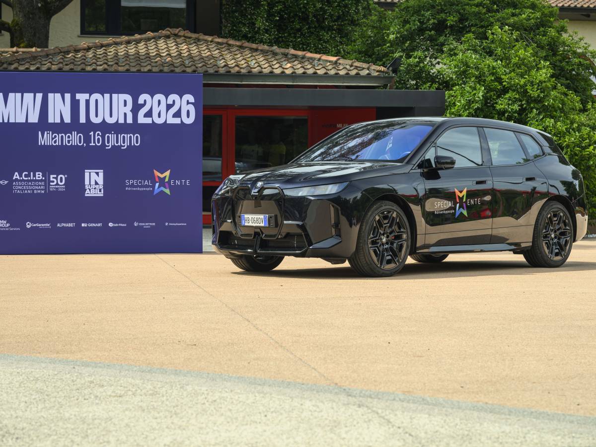 Bmw in tour, a Milanello si conclude la terza stagione del progetto che unisce sport e inclusione Bmw in tour, a Milanello si conclude la terza stagione del progetto che unisce sport e inclusione