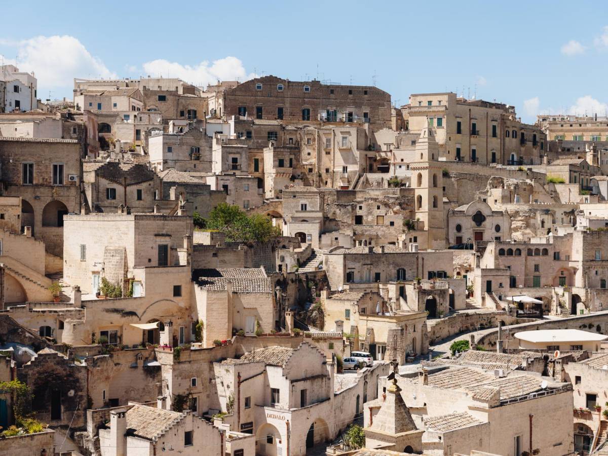 bartolini arriva ai sassi di matera per dialogare con estatico da Ilgiornale.it bartolini arriva ai sassi di matera per dialogare con estatico