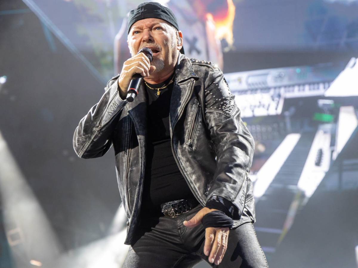 vasco rossi annuncia il suo giubileo a roma 10 concerti all olimpico ecco le date da Ilgiornale.it vasco rossi annuncia il suo giubileo a roma 10 concerti all olimpico ecco le date
