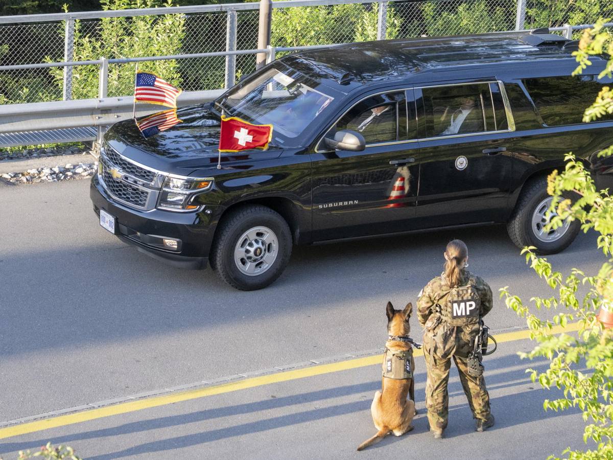 al via i negoziati tra usa e iran vance atterrato in svizzera alta tensione su hormuz teheran 200 chiuso ma il comando americano smentisce da Ilgiornale.it al via i negoziati tra usa e iran vance atterrato in svizzera alta tensione su hormuz teheran 200 chiuso ma il comando americano smentisce