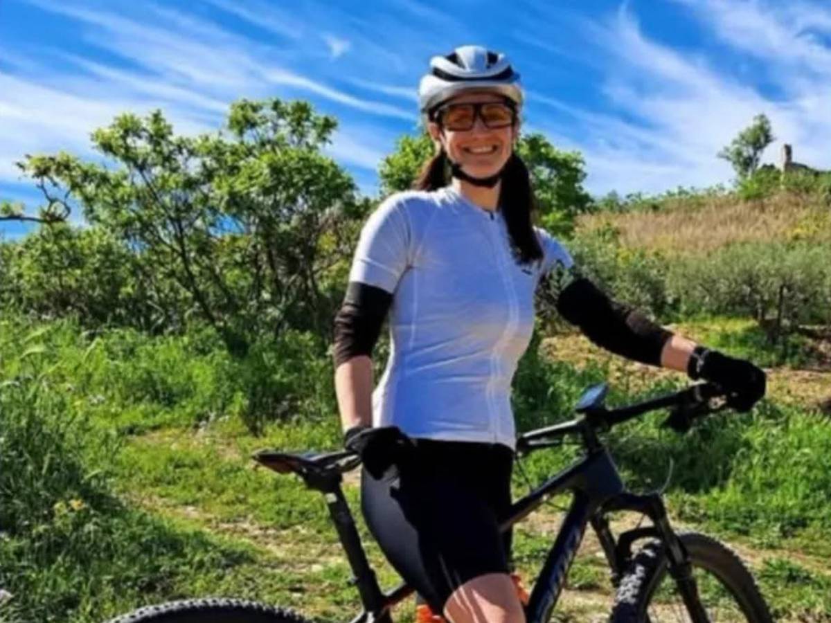 auto travolge un gruppo di ciclisti muore una donna di 41 anni due feriti da Ilgiornale.it auto travolge un gruppo di ciclisti muore una donna di 41 anni due feriti