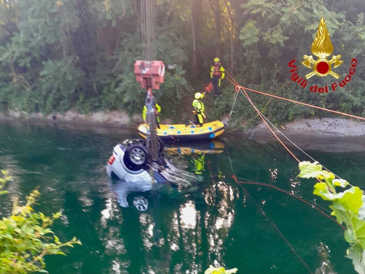 festa alcol e incidente 3 minori morti nel canale in nove a bordo dell auto da Ilgiornale.it festa alcol e incidente 3 minori morti nel canale in nove a bordo dell auto