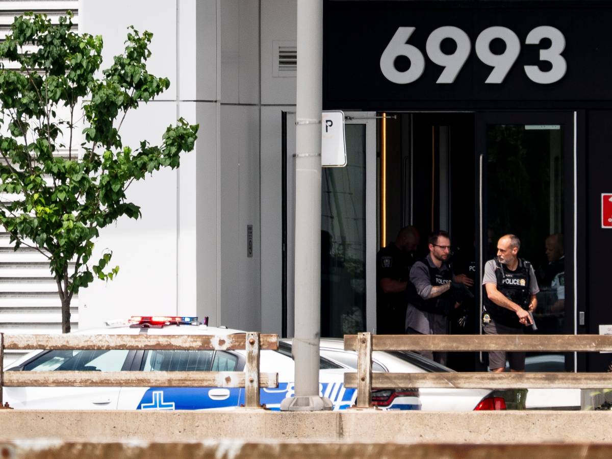 sparatoria a montreal morti un agente e un rabbino ucciso l aggressore i media locali prese di mira attivit224 commerciali ebraiche da Ilgiornale.it sparatoria a montreal morti un agente e un rabbino ucciso l aggressore i media locali prese di mira attivit224 commerciali ebraiche