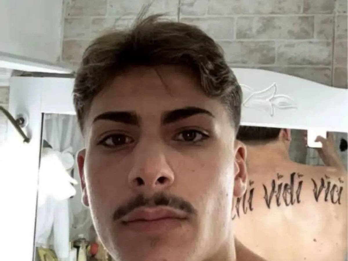 napoli 21enne incensurato ucciso sotto casa mentre stava andando al lavoro da Ilgiornale.it napoli 21enne incensurato ucciso sotto casa mentre stava andando al lavoro