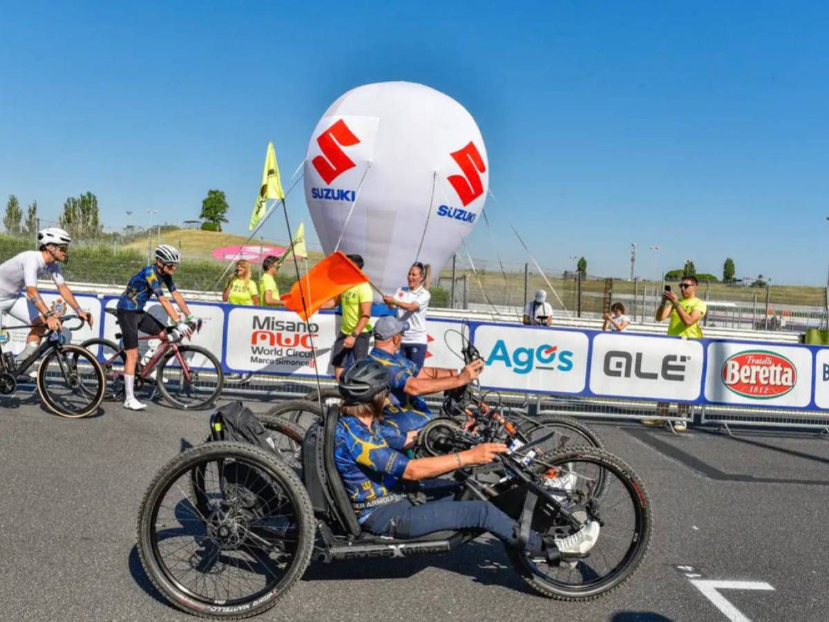 suzuki bike day l8217onda blu della romagna in 1600 sui pedali tra sport e solidariet224 da Ilgiornale.it suzuki bike day l8217onda blu della romagna in 1600 sui pedali tra sport e solidariet224