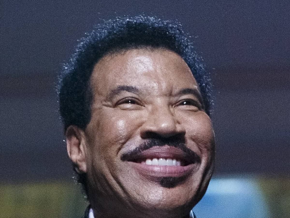 paura per lionel richie il malore durante l apertura del suo tour concerto interrotto cosa 232 successo da Ilgiornale.it paura per lionel richie il malore durante l apertura del suo tour concerto interrotto cosa 232 successo