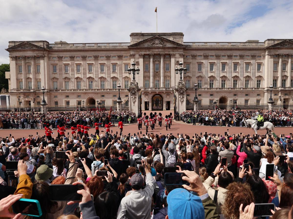 re carlo la decisione storica via da buckingham palace non sar224 pi249 la sua residenza ecco dove andr224 a vivere da Ilgiornale.it re carlo la decisione storica via da buckingham palace non sar224 pi249 la sua residenza ecco dove andr224 a vivere