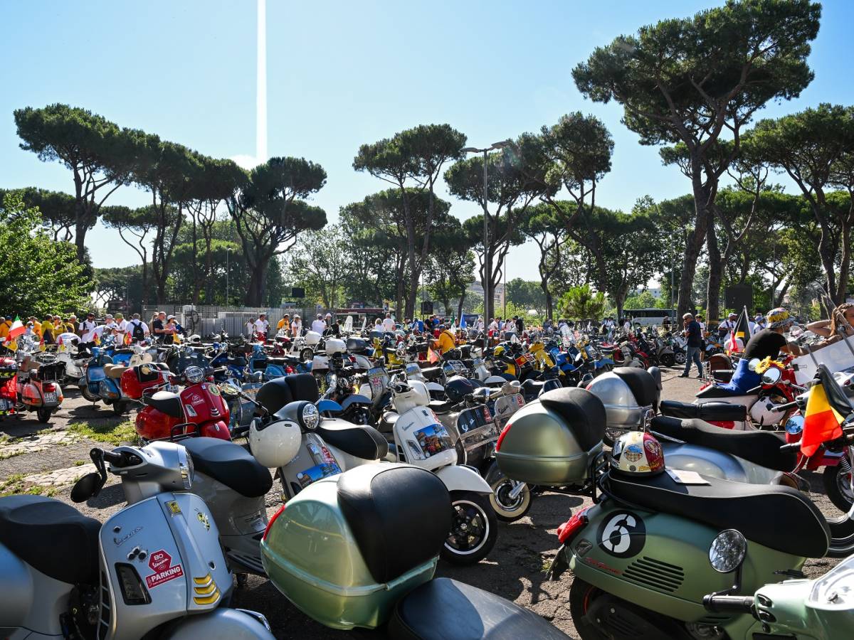 vespa edizione ottantesimo serie speciale per celebrare 80 anni di un mito a 2 ruote da Ilgiornale.it vespa edizione ottantesimo serie speciale per celebrare 80 anni di un mito a 2 ruote