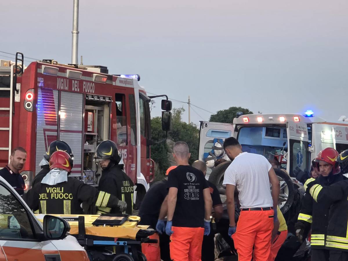 tragedia sulla statale 89 tra foggia e manfredonia morti tre giovani si ipotizza un colpo di sonno da Ilgiornale.it tragedia sulla statale 89 tra foggia e manfredonia morti tre giovani si ipotizza un colpo di sonno