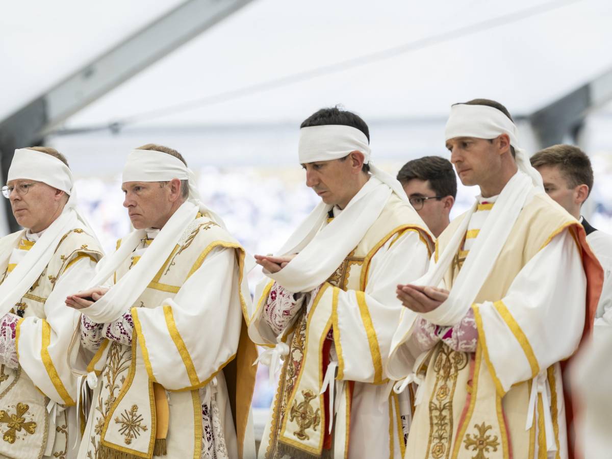 chi sono i nuovi vescovi lefebvriani da Ilgiornale.it chi sono i nuovi vescovi lefebvriani