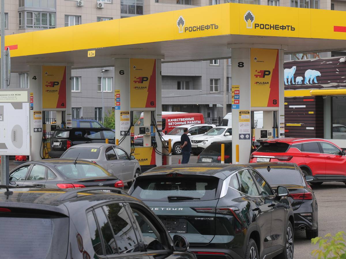 razionamenti targhe alterne e benzina scadente cos236 i droni di kiev svuotano i distributori russi da Ilgiornale.it razionamenti targhe alterne e benzina scadente cos236 i droni di kiev svuotano i distributori russi