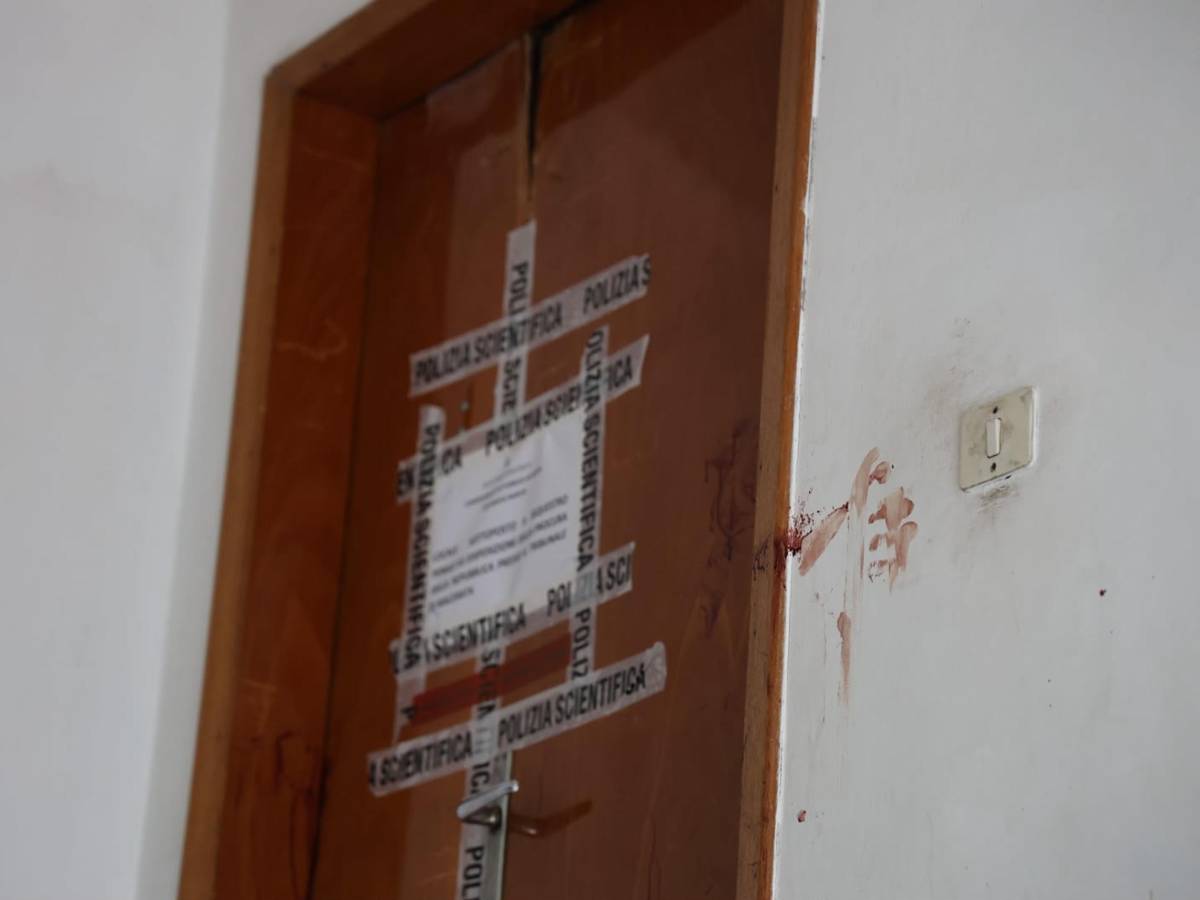 il 62enne trovato in una pozza di sangue fermata la compagna 33enne mi sono difesa da Ilgiornale.it il 62enne trovato in una pozza di sangue fermata la compagna 33enne mi sono difesa
