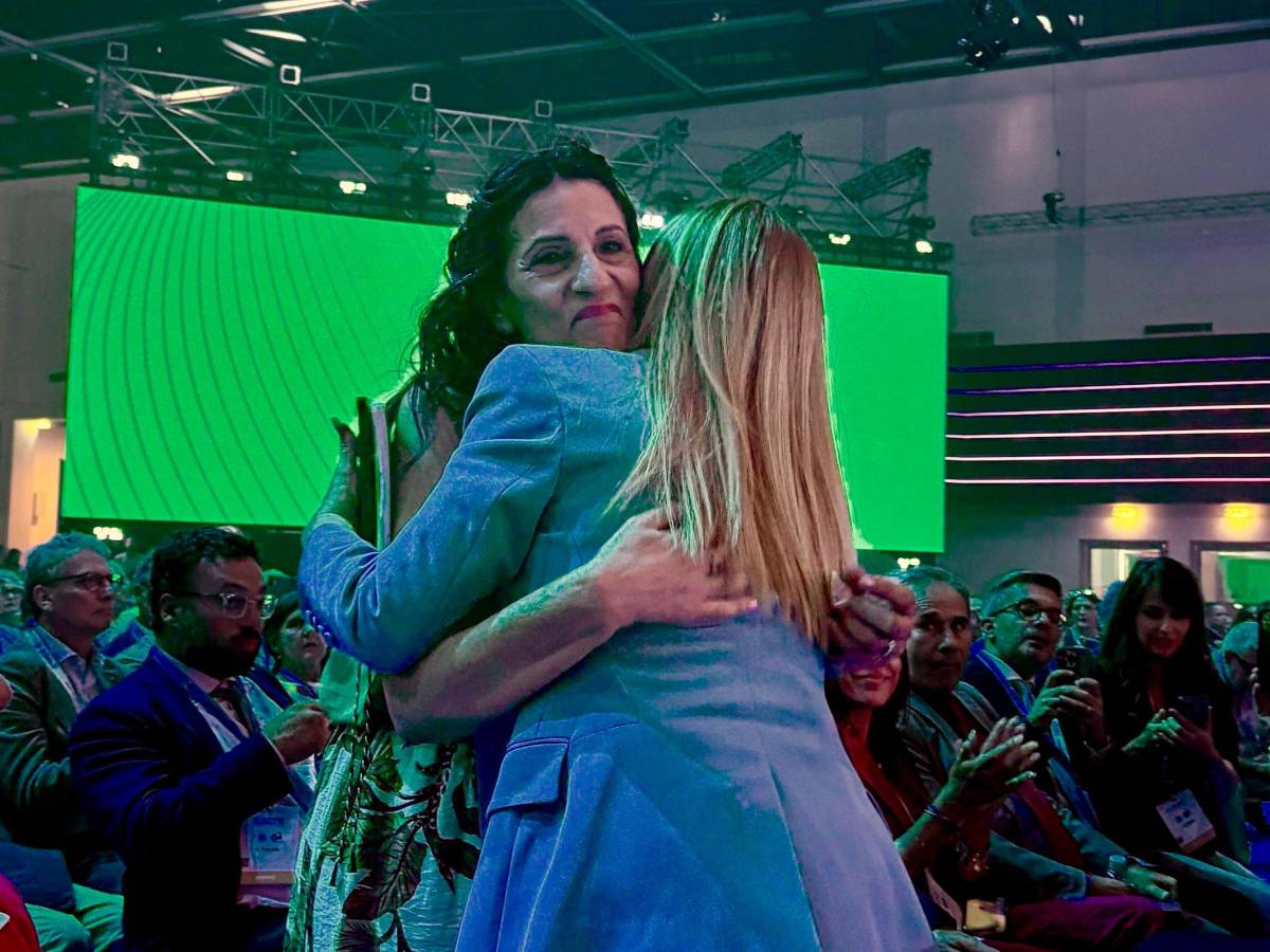 meloni al congresso della uil salario giusto una vittoria per tutti i lavoratori poi l abbraccio con la mamma di luana d orazio da Ilgiornale.it meloni al congresso della uil salario giusto una vittoria per tutti i lavoratori poi l abbraccio con la mamma di luana d orazio