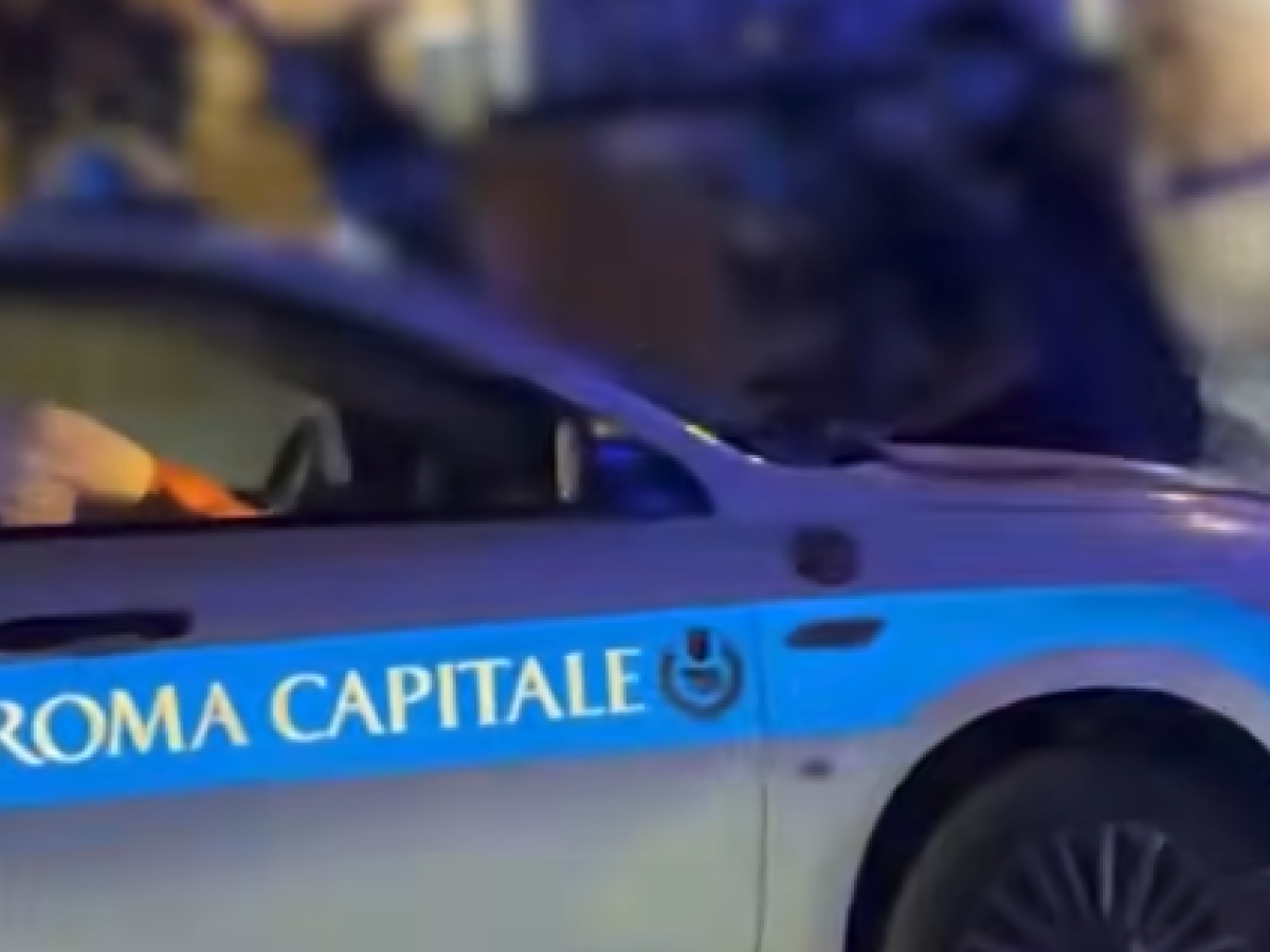 la rete dei maranza che assedia il colosseo da Ilgiornale.it la rete dei maranza che assedia il colosseo
