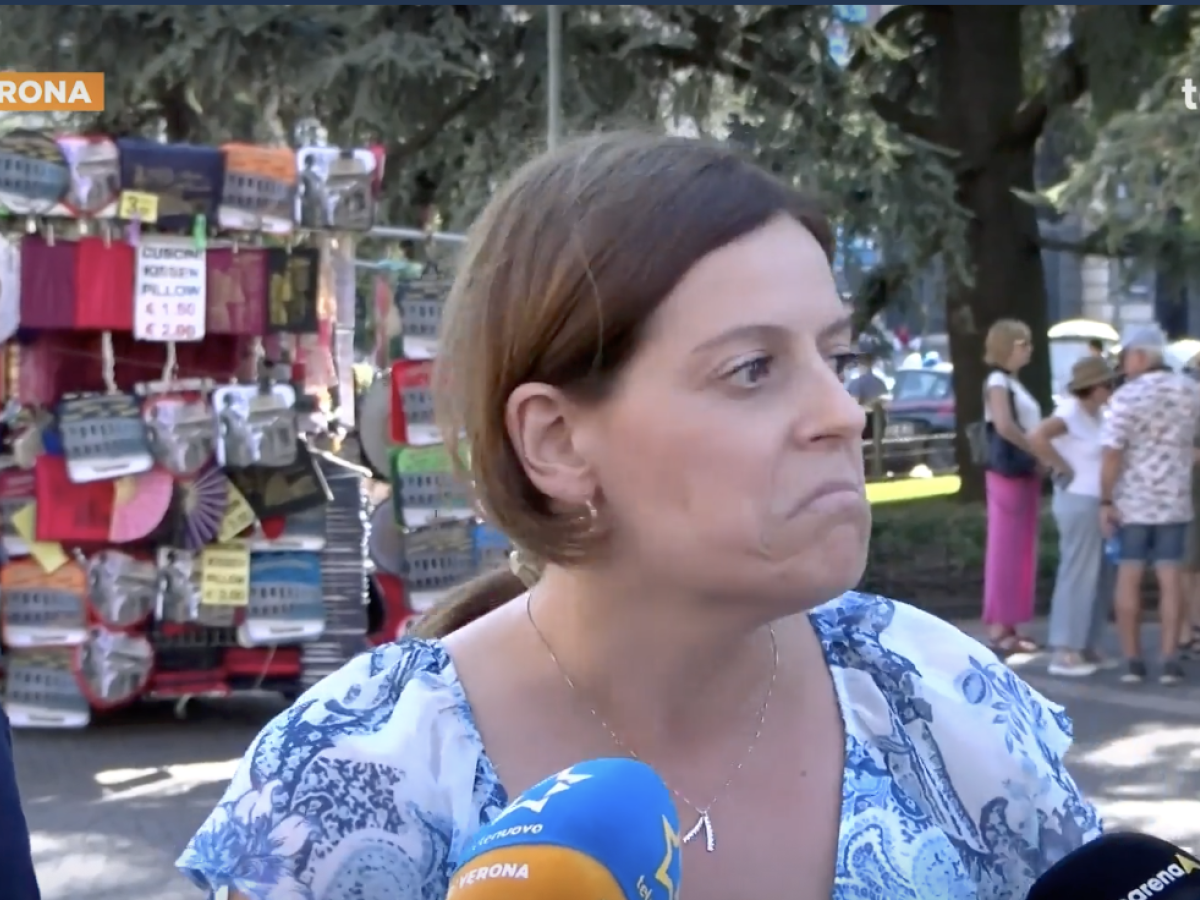 la figuraccia di ilaria salis va a protestare a verona ma non sa che il sindaco 232 di centrosinistra da Ilgiornale.it la figuraccia di ilaria salis va a protestare a verona ma non sa che il sindaco 232 di centrosinistra