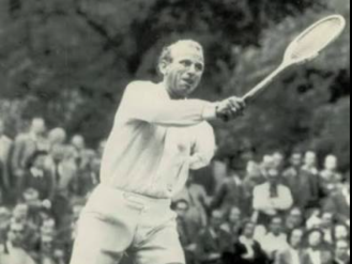cambia il regolamento di wimbledon il tennista che gioca con un braccio solo da Ilgiornale.it cambia il regolamento di wimbledon il tennista che gioca con un braccio solo
