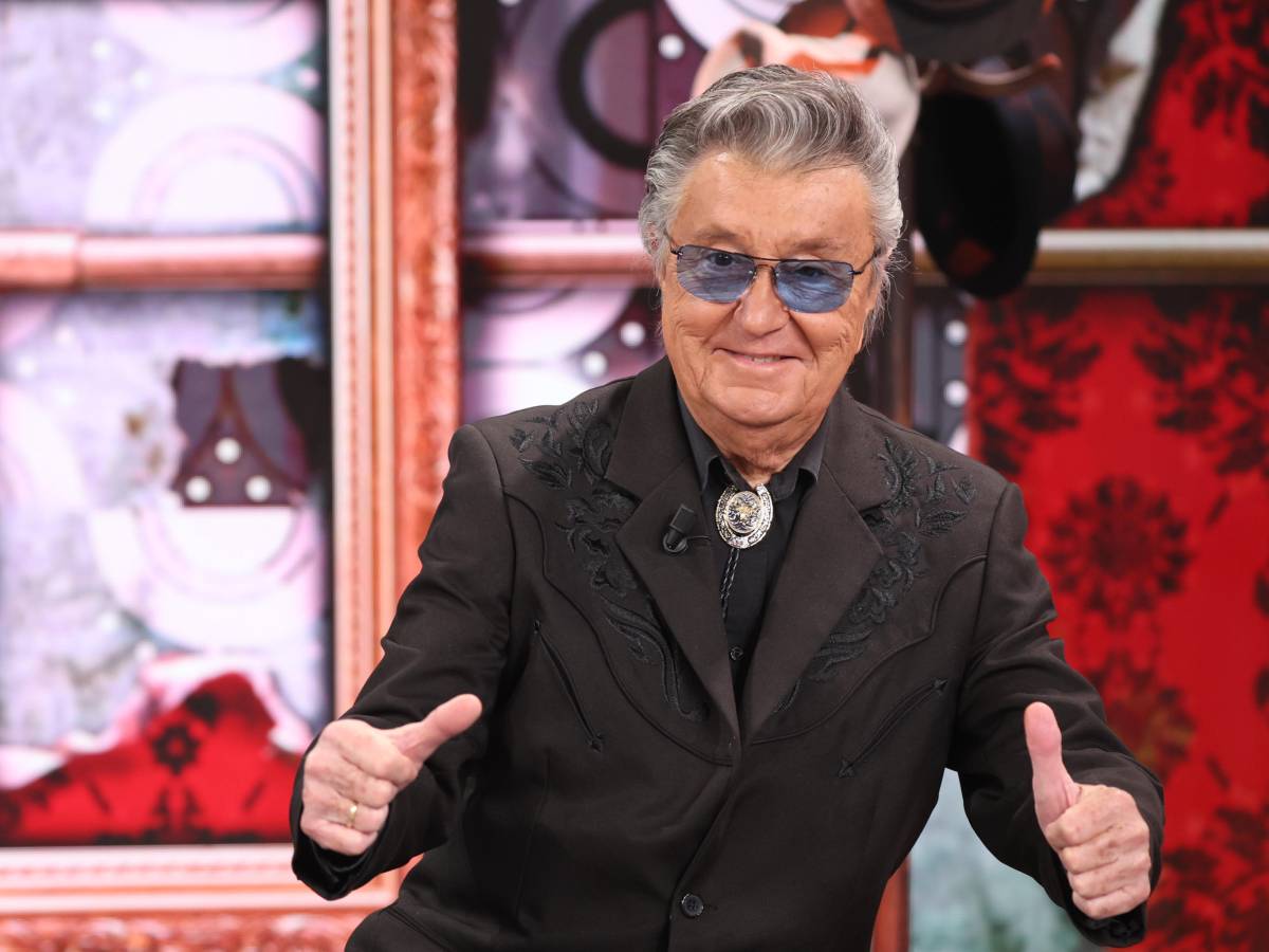 bobby solo nella bufera concerto annullato per troppi moscerini da Ilgiornale.it bobby solo nella bufera concerto annullato per troppi moscerini