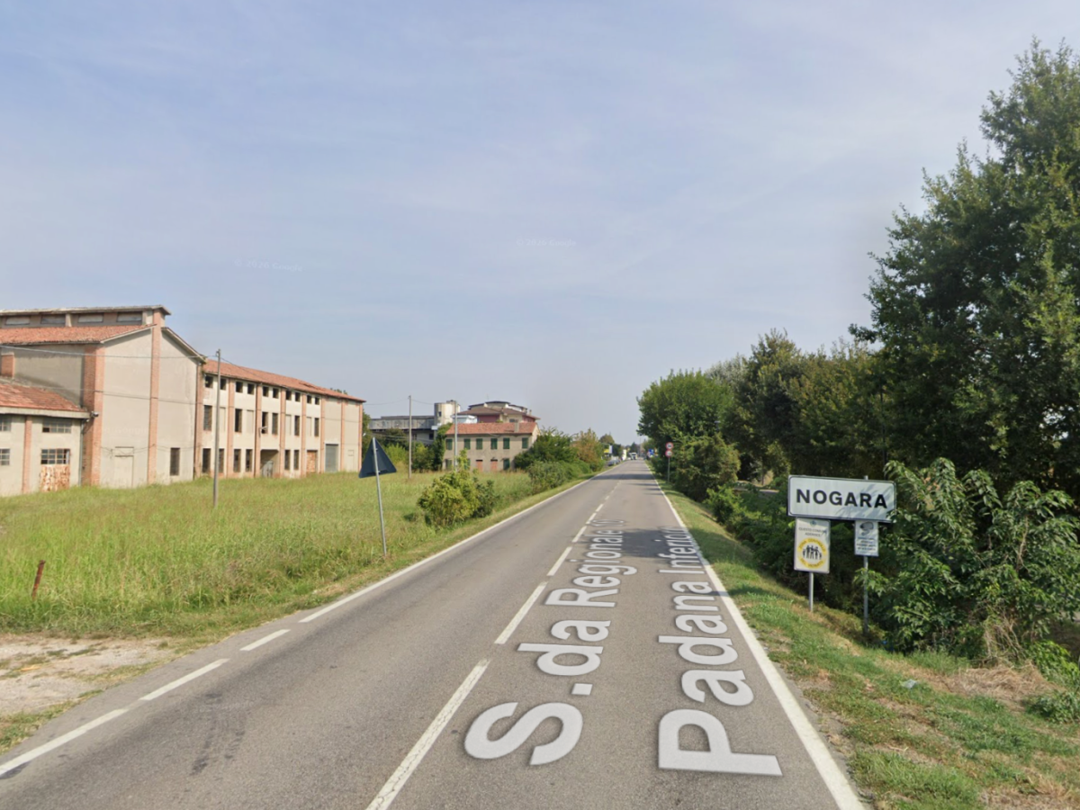 aggredisce alle spalle un uomo senza motivo e lo colpisce con un taglierino arrestato un marocchino da Ilgiornale.it aggredisce alle spalle un uomo senza motivo e lo colpisce con un taglierino arrestato un marocchino