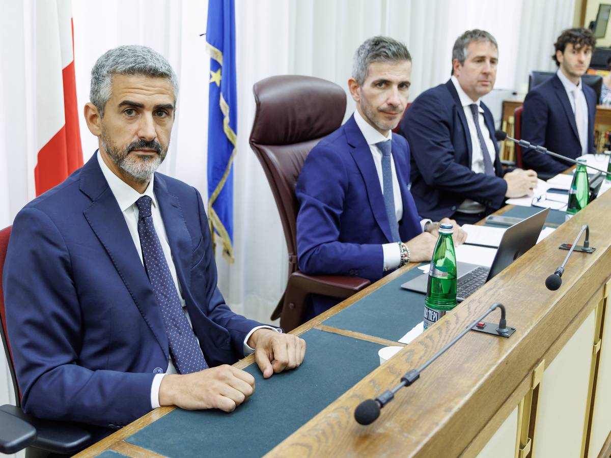 covid fraccaro mascherine non idonee non dissi nulla a nessuno da Ilgiornale.it covid fraccaro mascherine non idonee non dissi nulla a nessuno